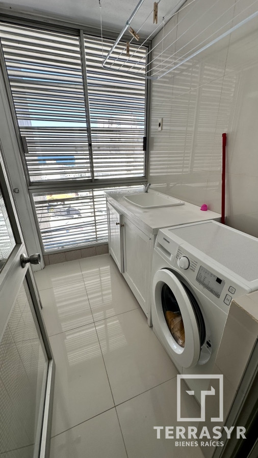 Apartamento ID.20 - Alquiler Anual con Excelente Vista a Playa Brava