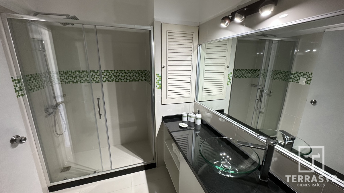 Apartamento ID.20 - Alquiler Anual con Excelente Vista a Playa Brava