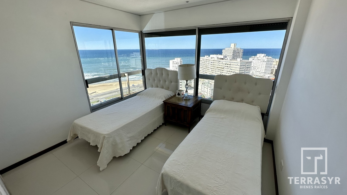 Apartamento ID.20 - Alquiler Anual con Excelente Vista a Playa Brava