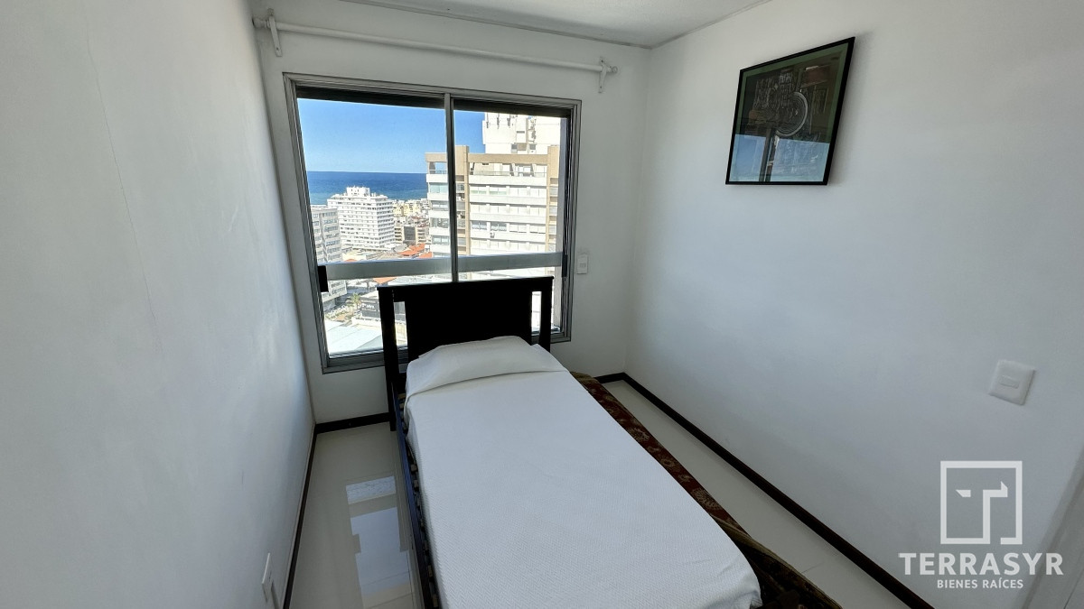 Apartamento ID.20 - Alquiler Anual con Excelente Vista a Playa Brava