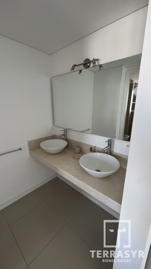 Apartamento ID.7 - Alquiler de Temporada!! Amplio Departamento con Parrillero Exclusivo