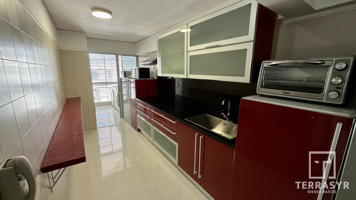 Apartamento ID.20 - Alquiler Anual con Excelente Vista a Playa Brava