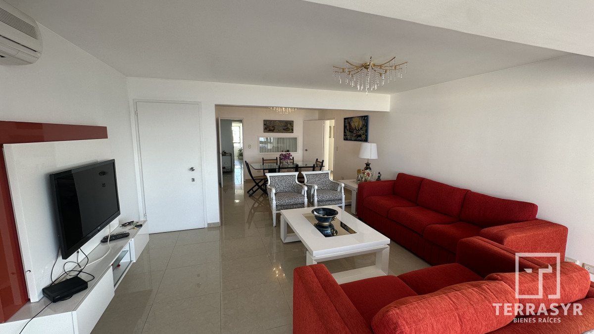 Apartamento ID.1319 - Increíble Depto. Reciclado a Metros del Mar!! 3 Dor. más Dependencia !!