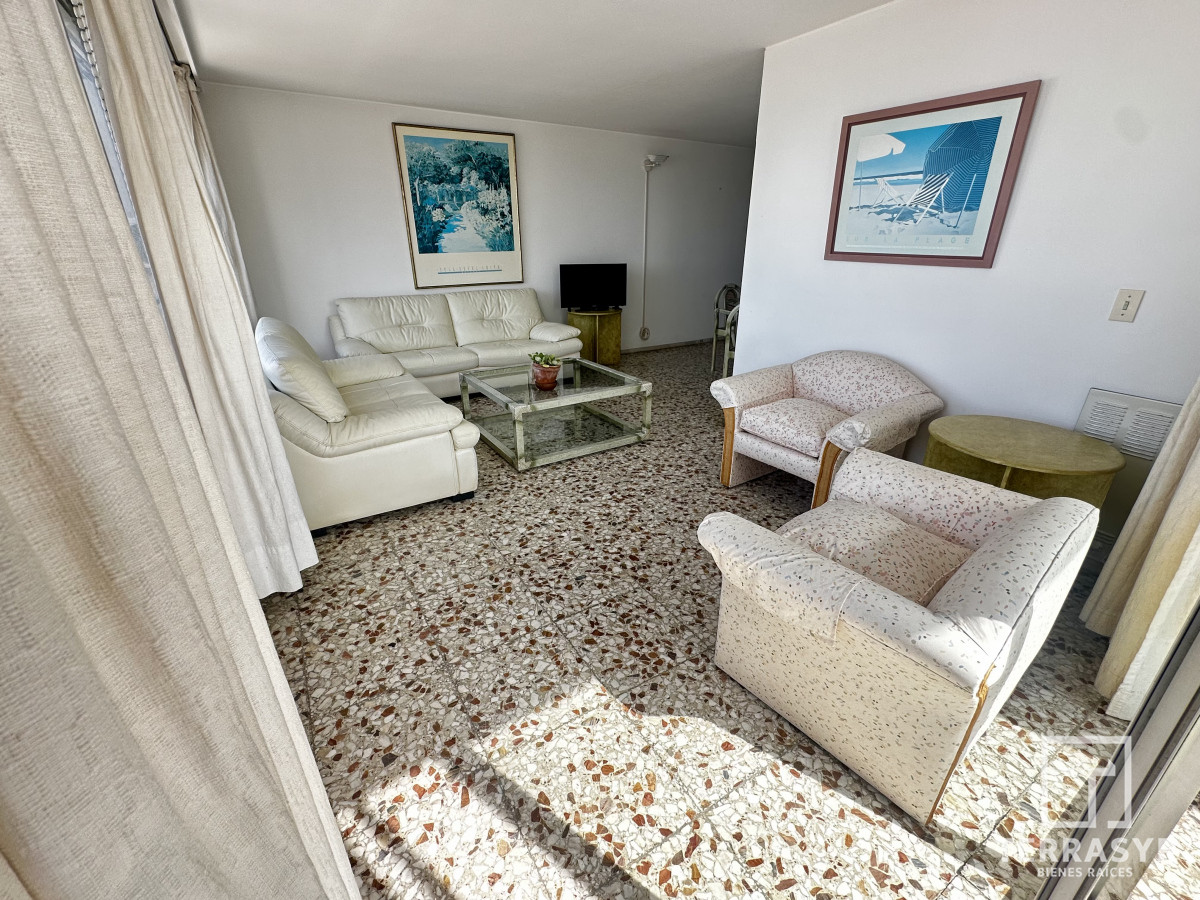 Apartamento ID.1148 - Luminoso apartamento en Península, 2 dormitorios, vista, sol y garage.  