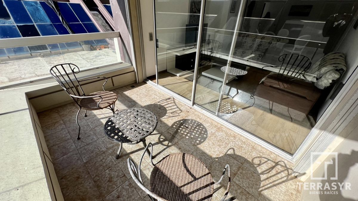 Apartamento ID.33 - Alquiler anual y temporal Depto. 3 dormitorios Playa Mansa