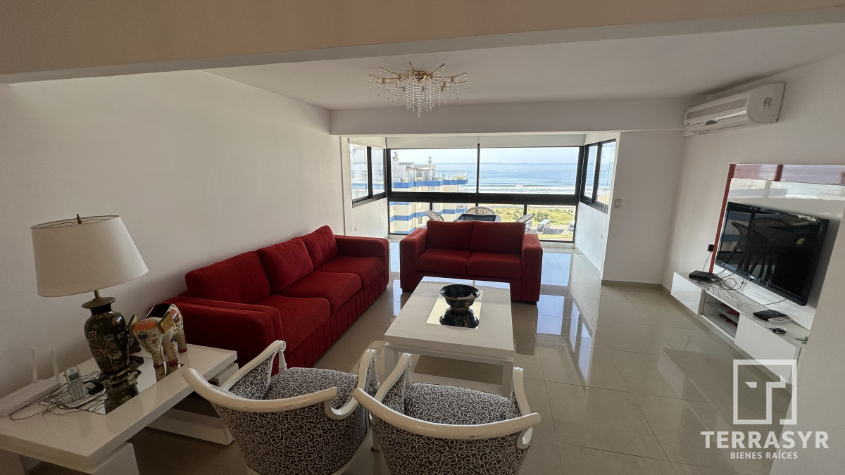 Apartamento ID.1319 - Increíble Depto. Reciclado a Metros del Mar!! 3 Dor. más Dependencia !!