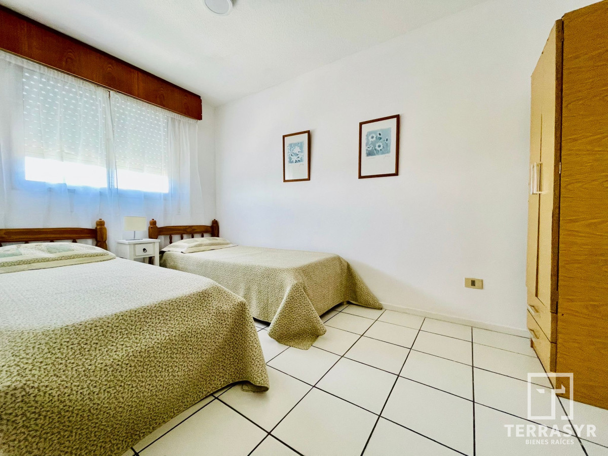 Apartamento ID.1155 - Alquiler anual 3 dormitorios 