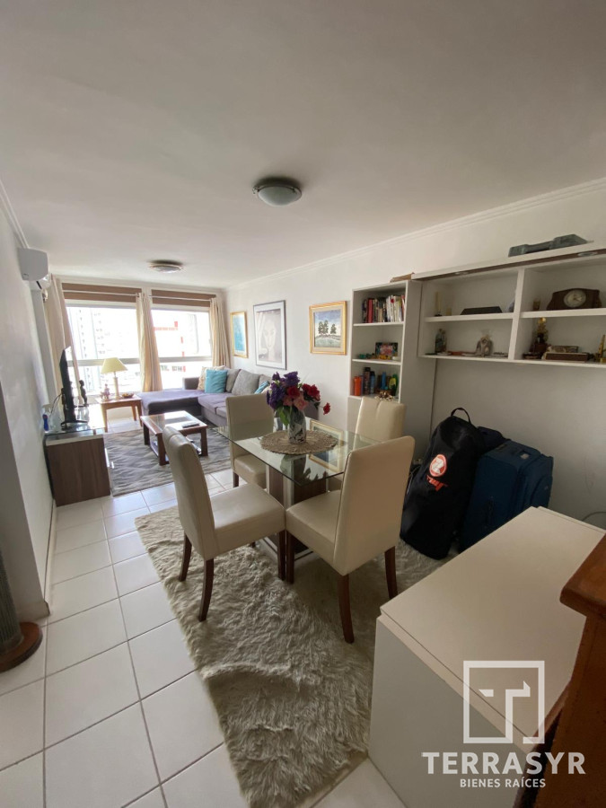 Apartamento ID.1422 - Apartamento de 1 dormitorio en Edificio Triangulo Mansa