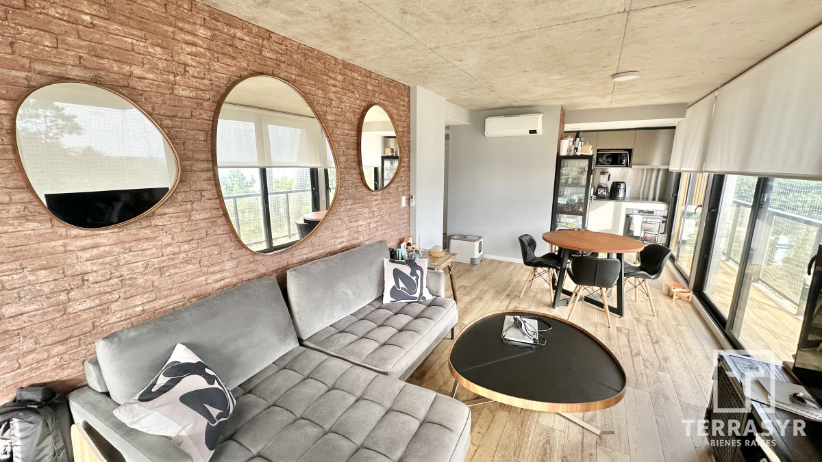 Apartamento ID.1320 - Alquiler ANUAL 2 Dor Frente al mar!! 