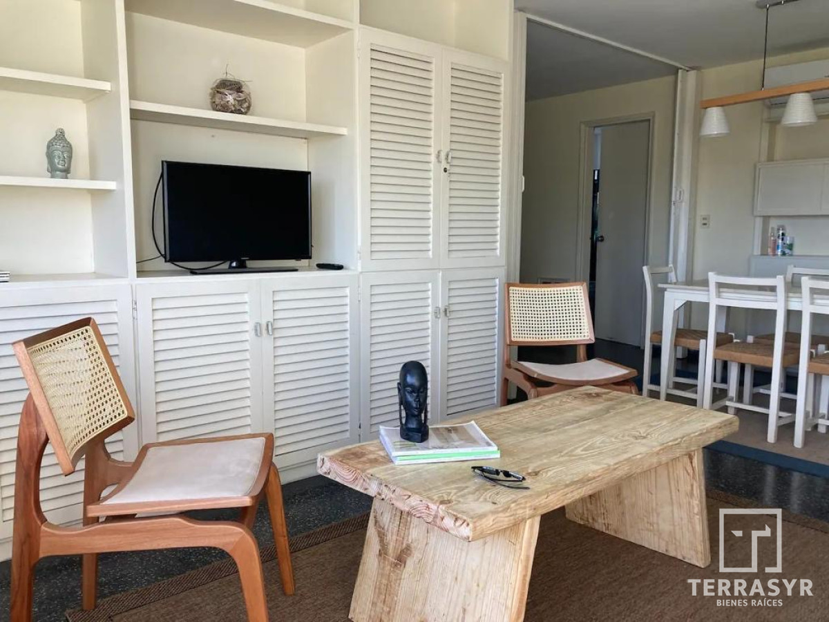 Apartamento ID.1154 - Aparatamento ALQUILER ANUAL 2 Dormitorios 