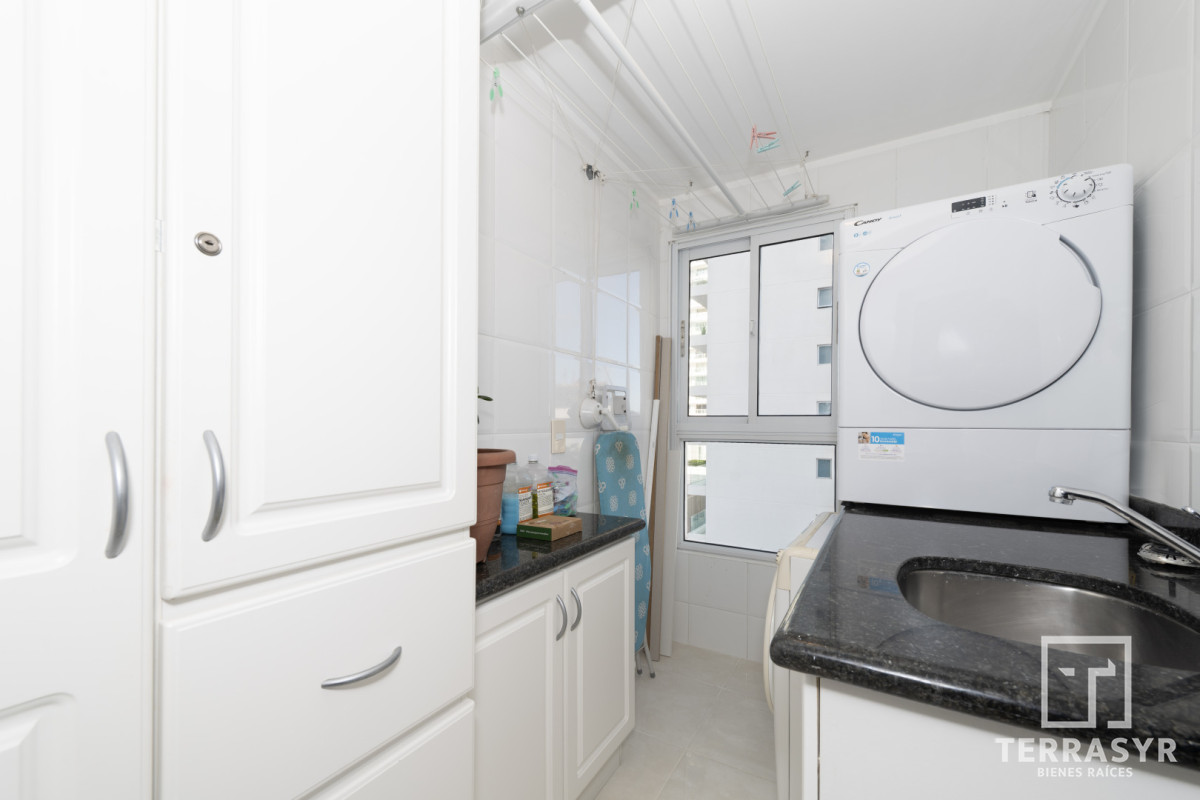 Apartamento ID.1810 - Millenium Tower esquinero Frente al Mar