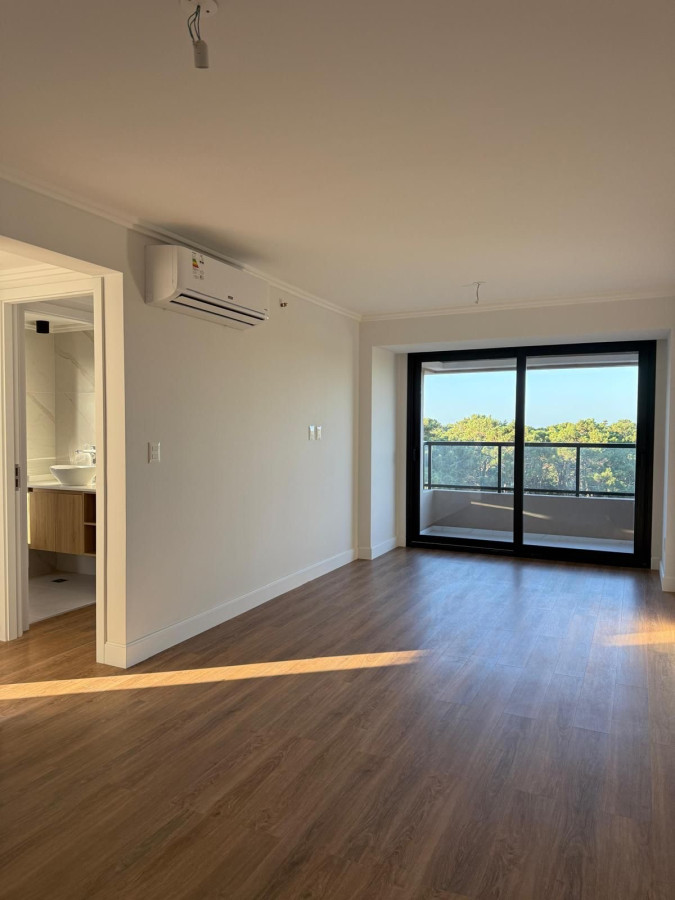 Apartamento en Alquiler Anual de 2 dormitorios en Punta del Este