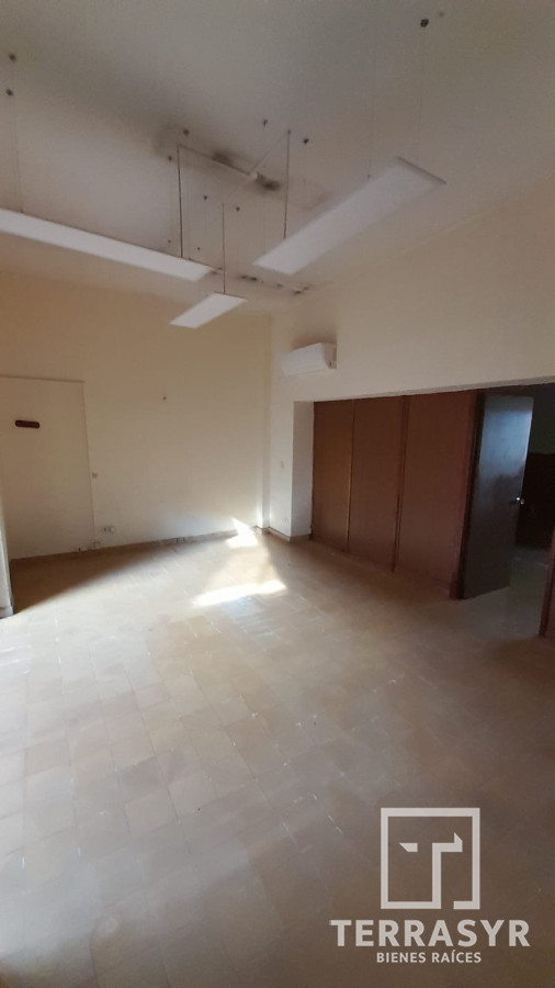 Casa ID.805 - Edificio Ex-Juzgado; Inversión para construcción  
