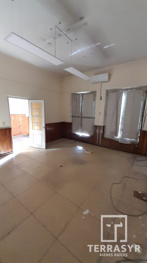 Casa ID.805 - Edificio Ex-Juzgado; Inversión para construcción  
