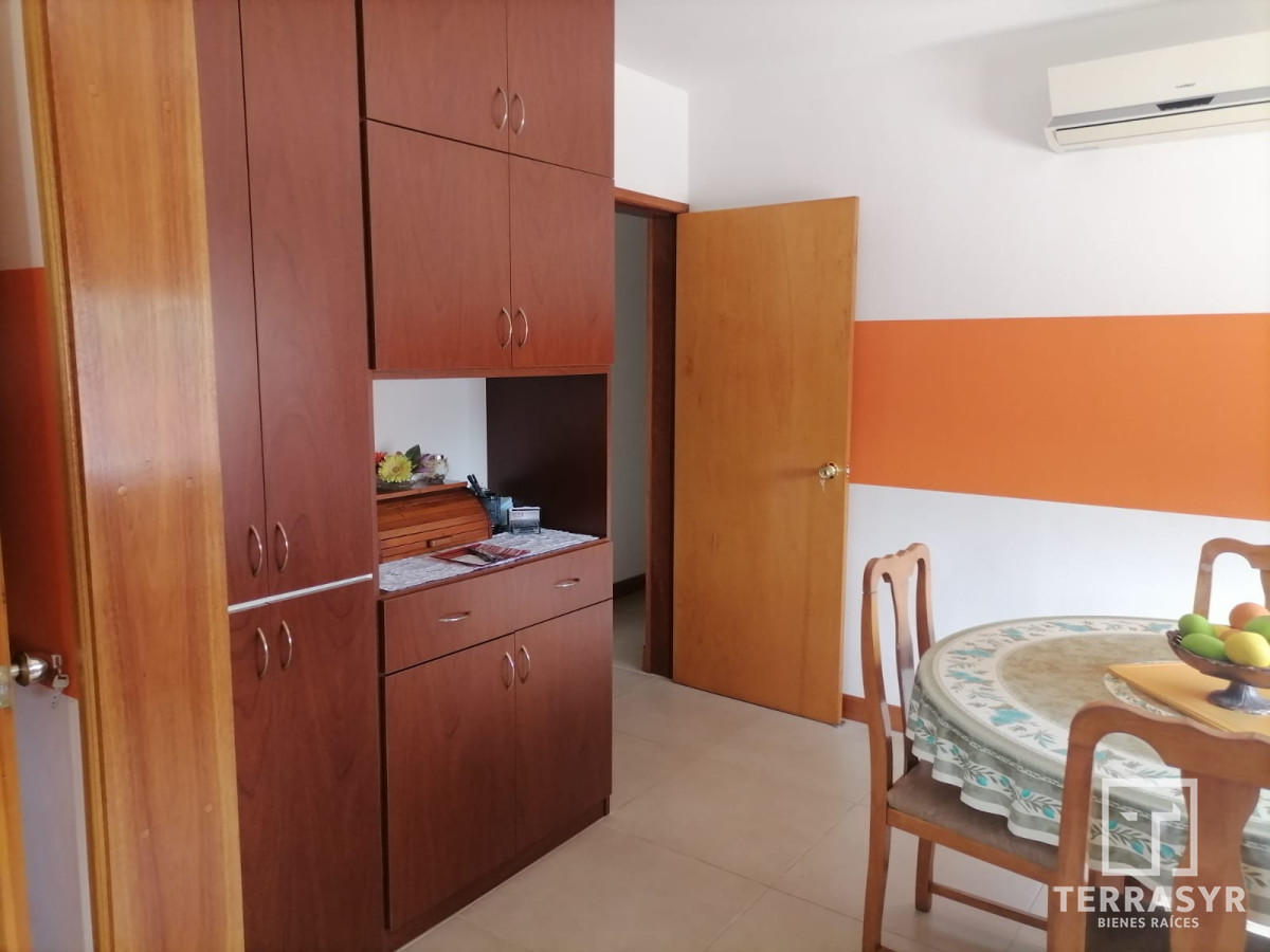 Casa ID.449 - Excelente Casa en pinares 3 dormitorios y garaje para 2 autos  