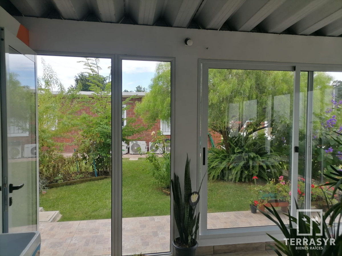 Casa ID.449 - Excelente Casa en pinares 3 dormitorios y garaje para 2 autos  