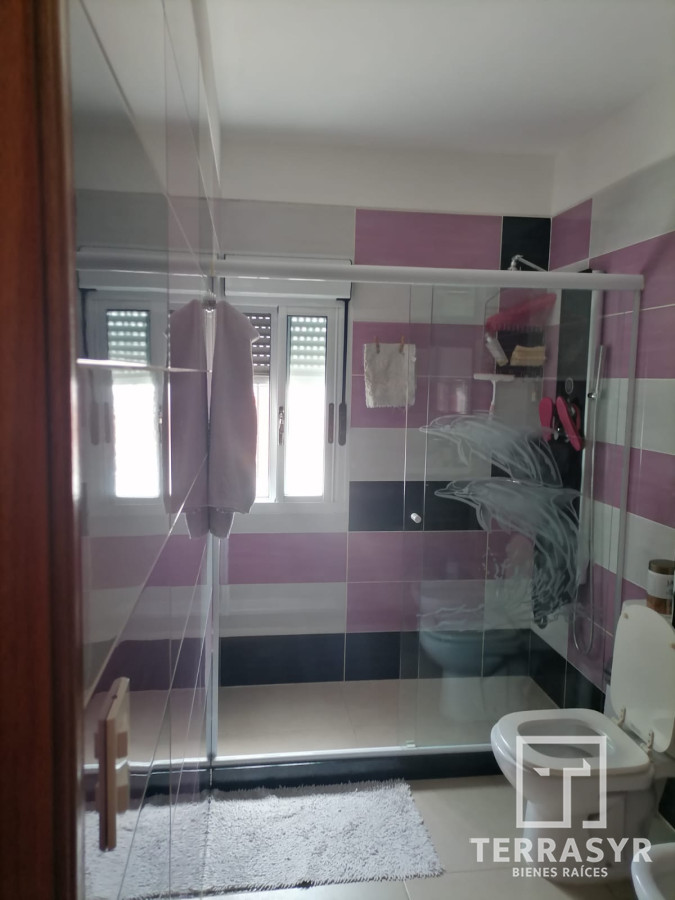 Casa ID.449 - Excelente Casa en pinares 3 dormitorios y garaje para 2 autos  