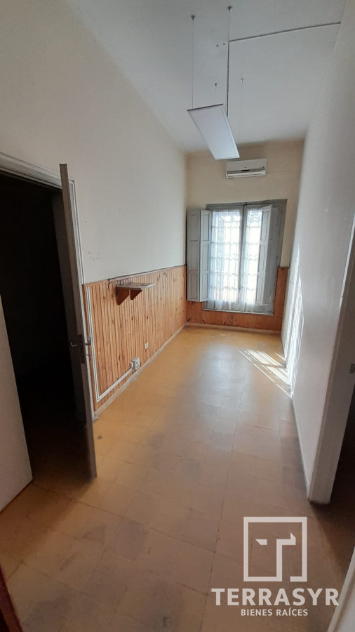 Casa ID.805 - Edificio Ex-Juzgado; Inversión para construcción  