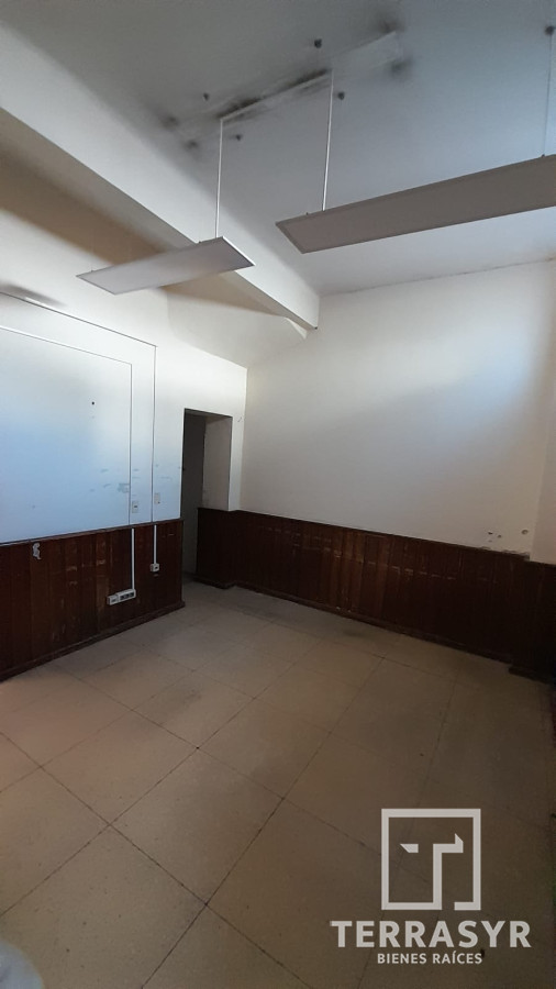 Casa ID.805 - Edificio Ex-Juzgado; Inversión para construcción  