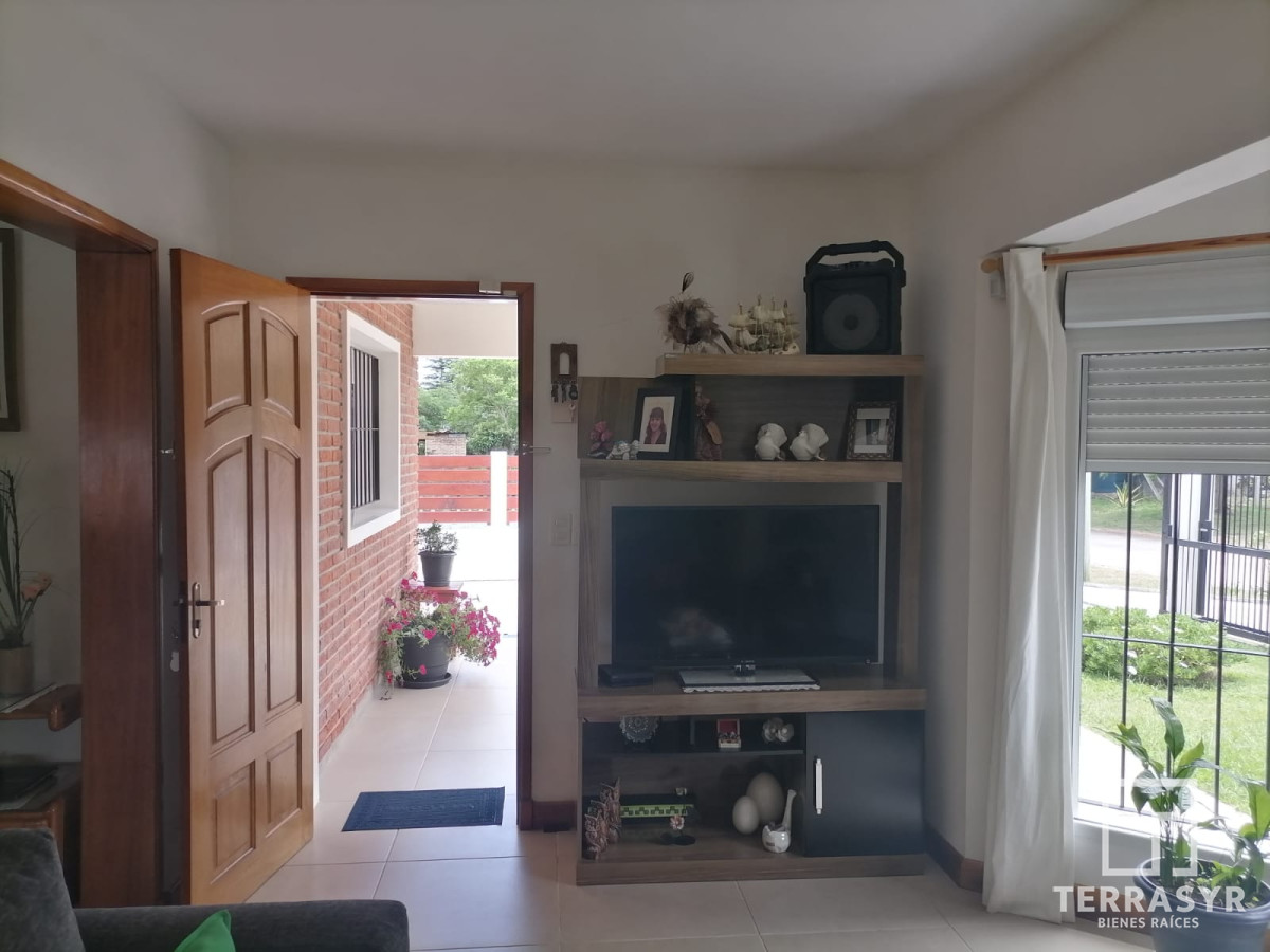 Casa ID.449 - Excelente Casa en pinares 3 dormitorios y garaje para 2 autos  