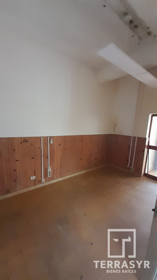 Casa ID.805 - Edificio Ex-Juzgado; Inversión para construcción  