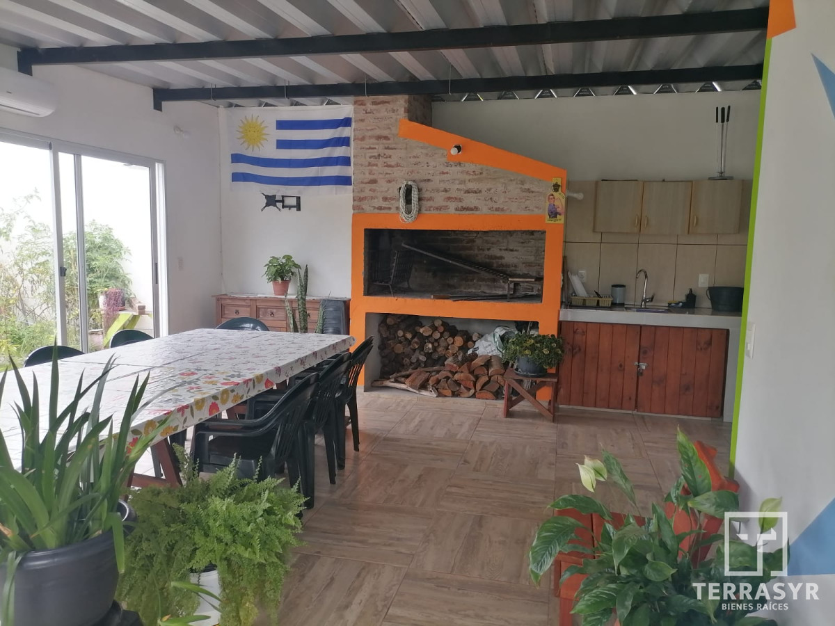 Casa ID.449 - Excelente Casa en pinares 3 dormitorios y garaje para 2 autos  