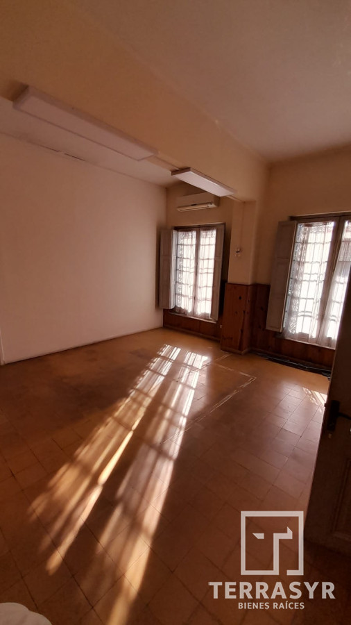 Casa ID.805 - Edificio Ex-Juzgado; Inversión para construcción  