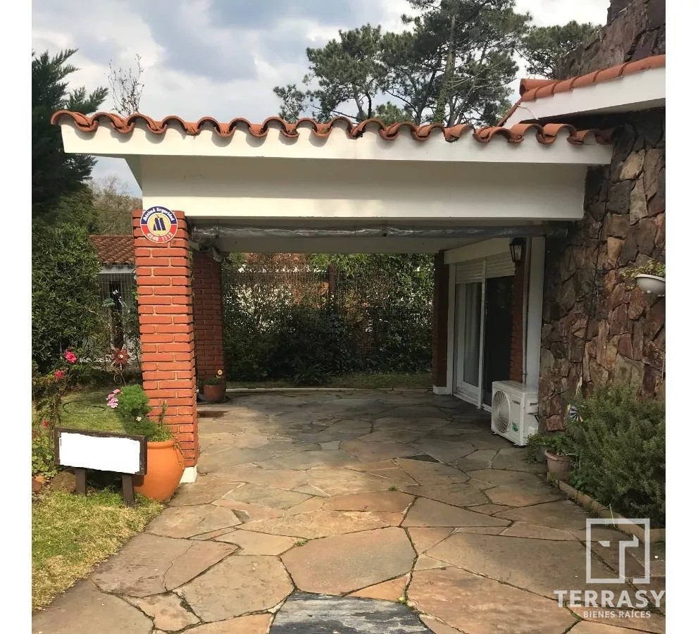 Casa ID.300 - Linda Casa en la zona del Shopping