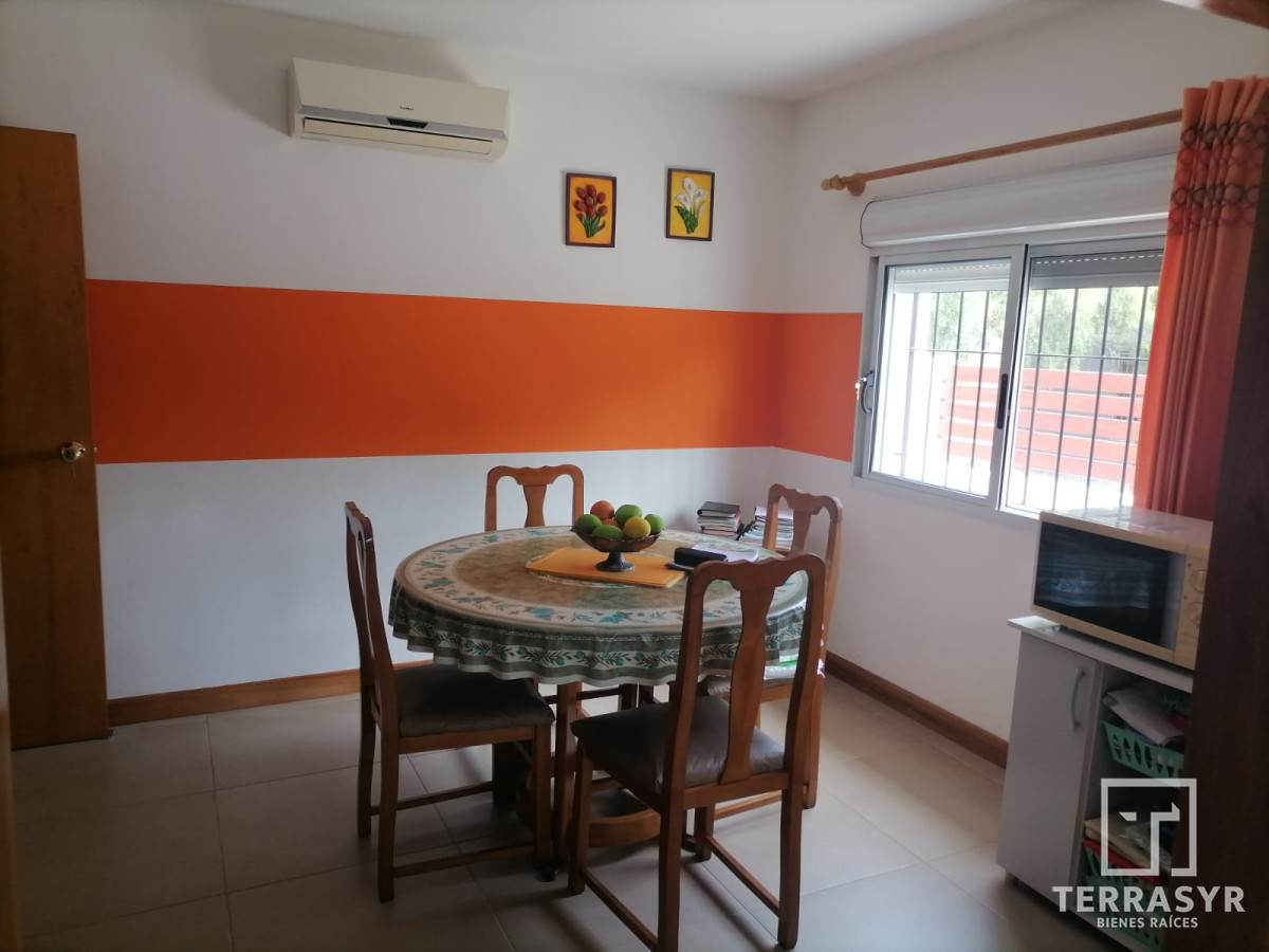 Casa ID.449 - Excelente Casa en pinares 3 dormitorios y garaje para 2 autos  