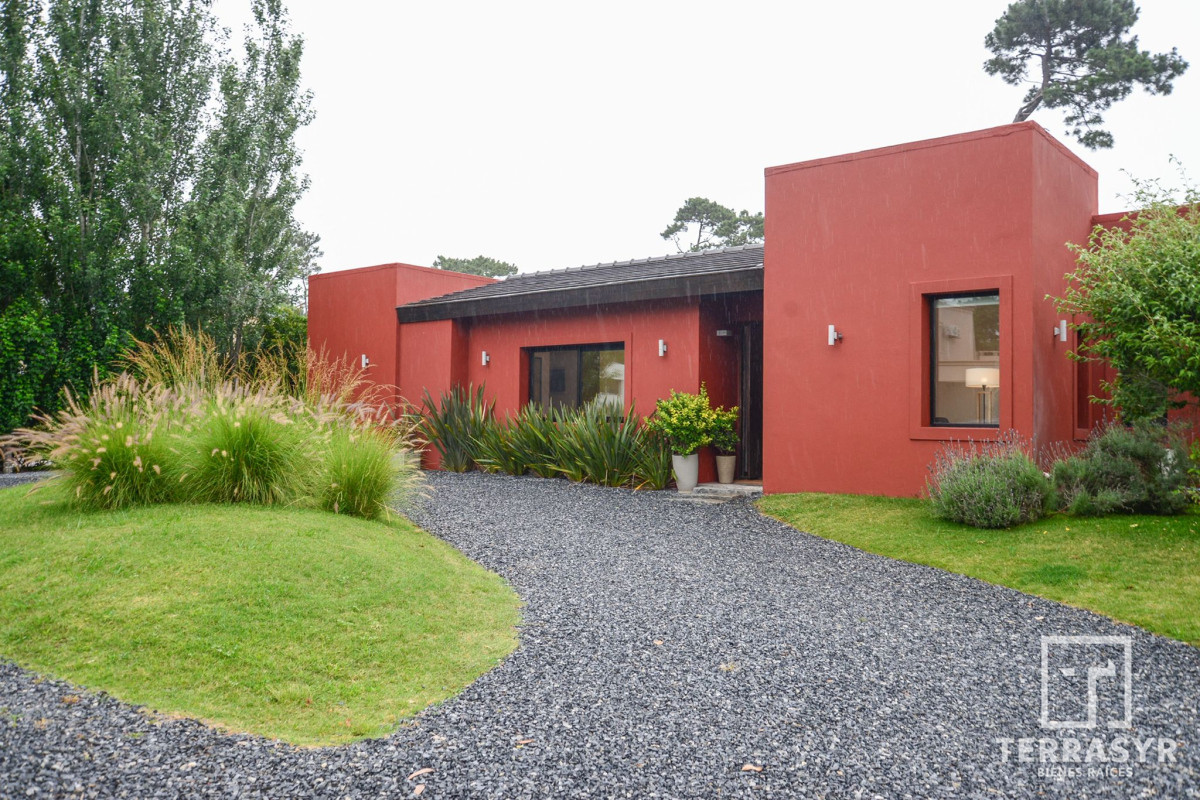 Casa ID.1139 - Hermosa casa en La Arbolada con Piscina Climartizada