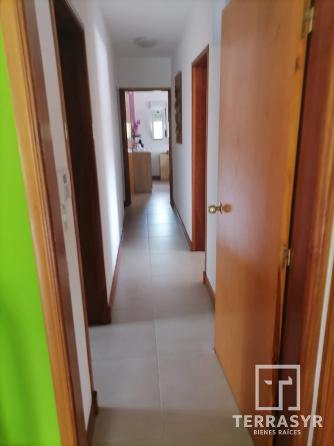 Casa ID.449 - Excelente Casa en pinares 3 dormitorios y garaje para 2 autos  