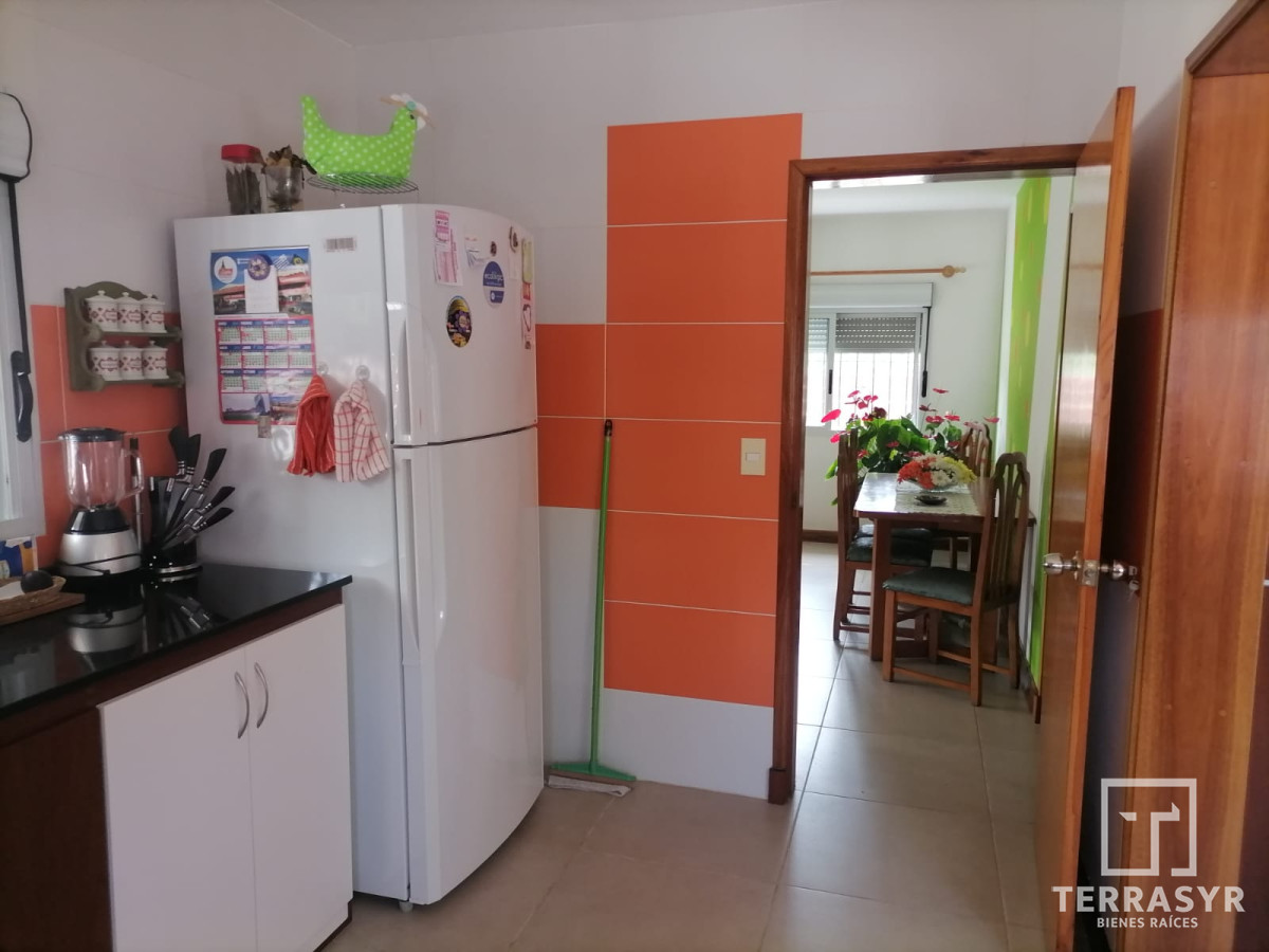 Casa ID.449 - Excelente Casa en pinares 3 dormitorios y garaje para 2 autos  
