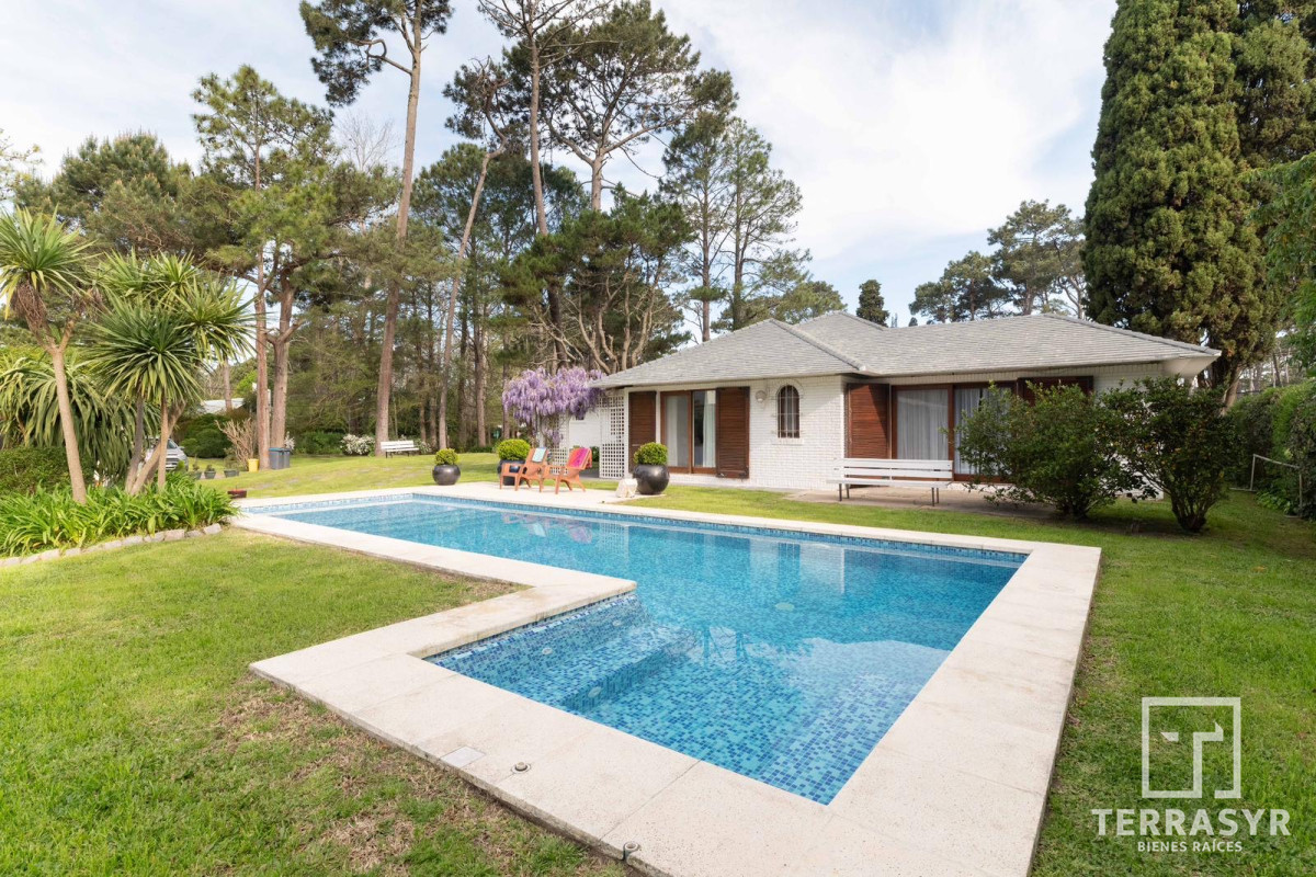 Casa ID.1076 - Excelente Casa Con Piscina climatizada en Alquiler temporal,