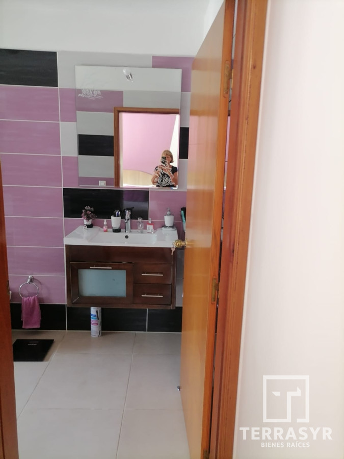 Casa ID.449 - Excelente Casa en pinares 3 dormitorios y garaje para 2 autos  