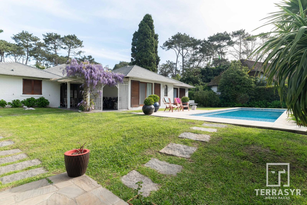 Casa ID.1076 - Excelente Casa Con Piscina climatizada en Alquiler temporal,