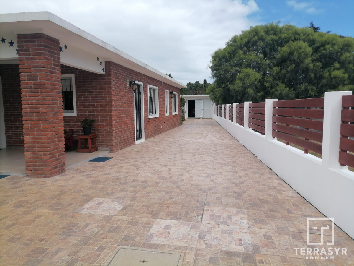 Casa ID.449 - Excelente Casa en pinares 3 dormitorios y garaje para 2 autos  