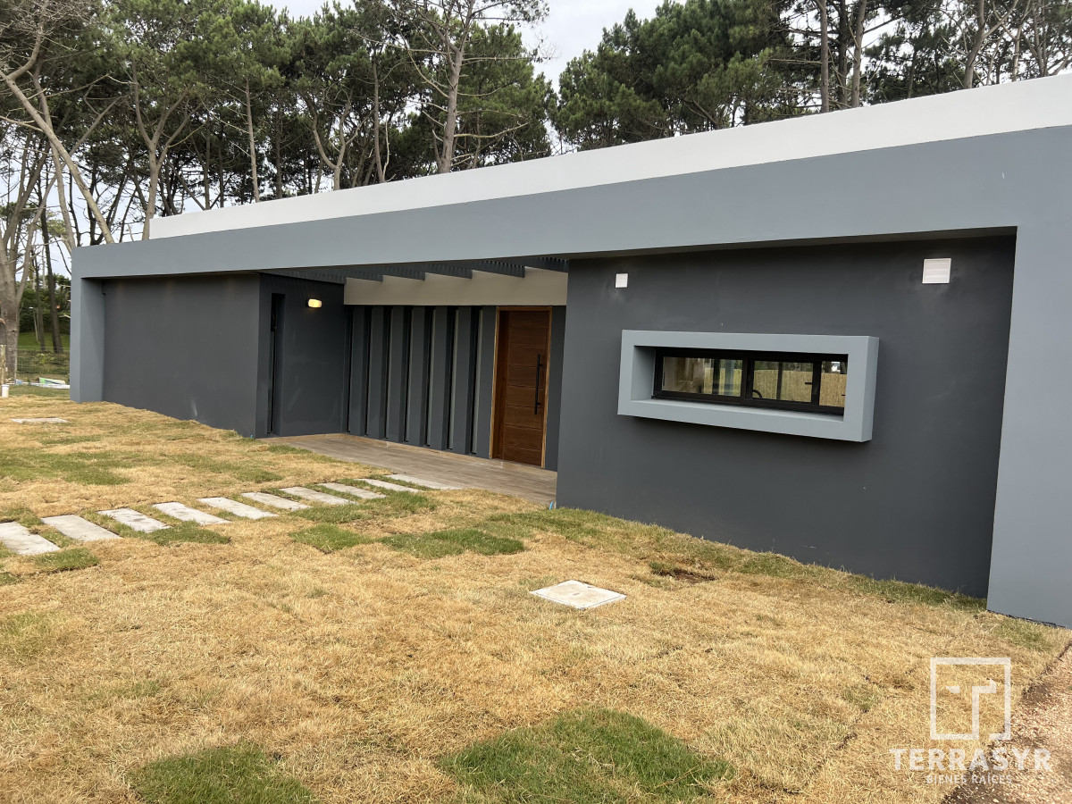 Casa ID.1140 - Casa en playa mansa 