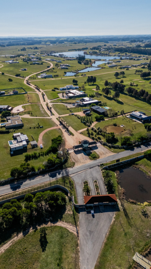 Exclusivo Lote en Pueblo Mio Chacras del Golf