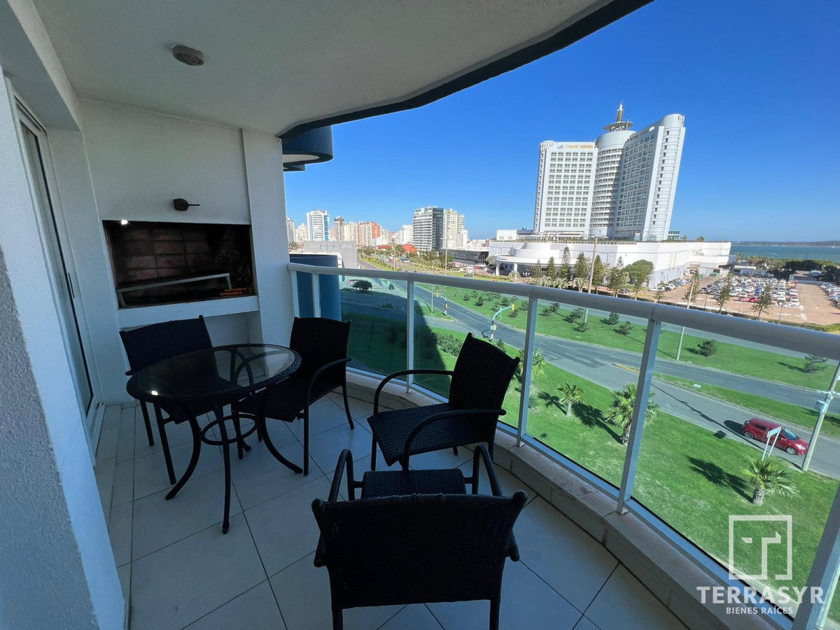Apartamento ID.14 - Apartamento de 3 dormitorios en Playa Mansa en Venta