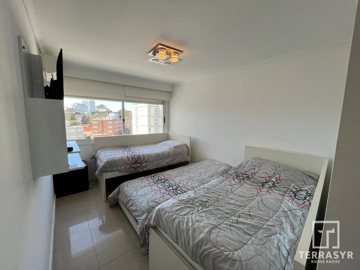 Apartamento ID.14 - Apartamento de 3 dormitorios en Playa Mansa en Venta