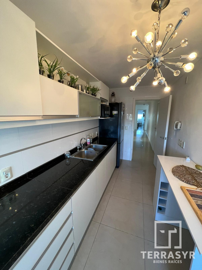 Apartamento ID.14 - Apartamento de 3 dormitorios en Playa Mansa en Venta