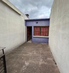 Se  vende casa de 3  dormitorios muy bien ubicada!
