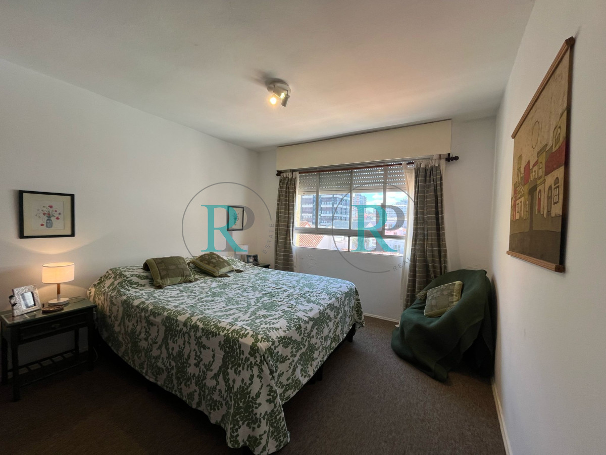 Apartamento ID.2770 -  VENTA APARTAMENTO 2 DORMITORIOS 2 BAÑOS DOBLE GARAJE