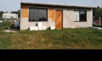 CASA 1 DORMITORIO EN VENTA PARA TERMINAR DE CONSTRUIR EN 4 H