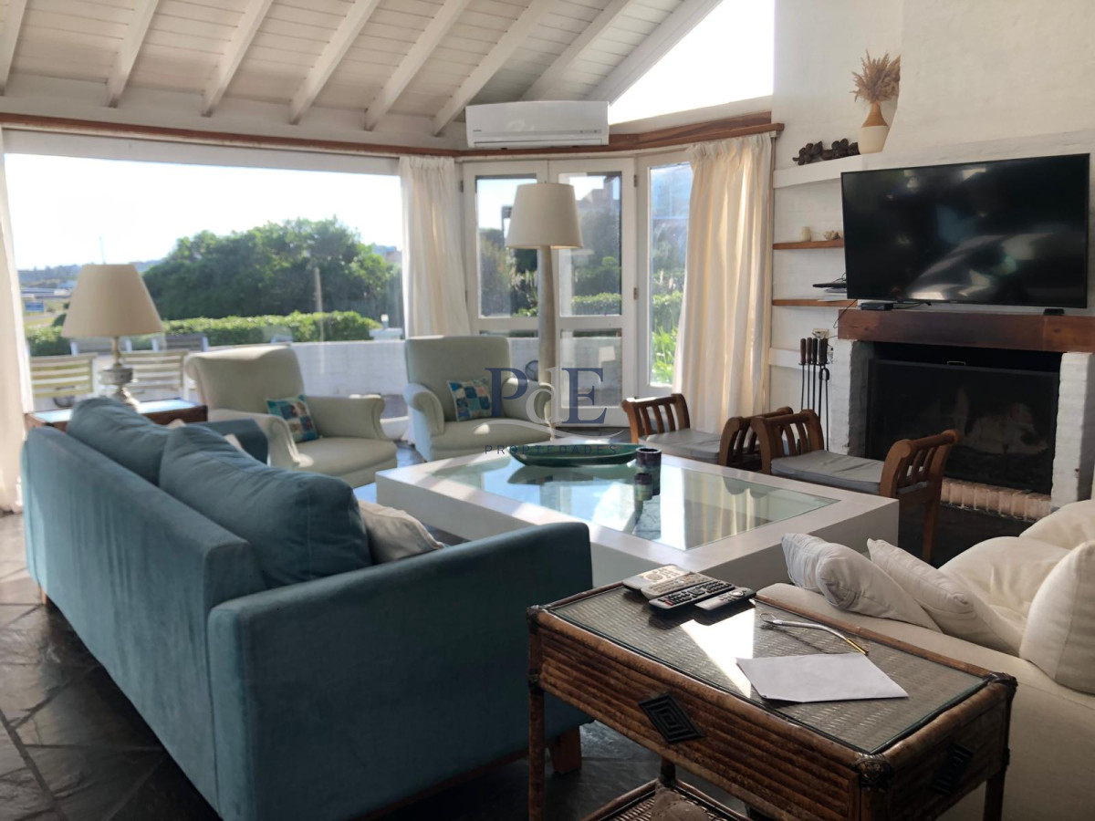 Casa Frente al Mar de 5 Dormitorios + Dependencia. Montoya - Imagen 2