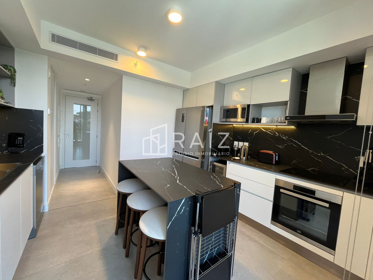 Apartamento ID.10561 - APARTAMENTO 3 DORMITORIOS ALQUILER ANUAL MANSA - EDIFICIO DE EXCELENTE CATEGORIA