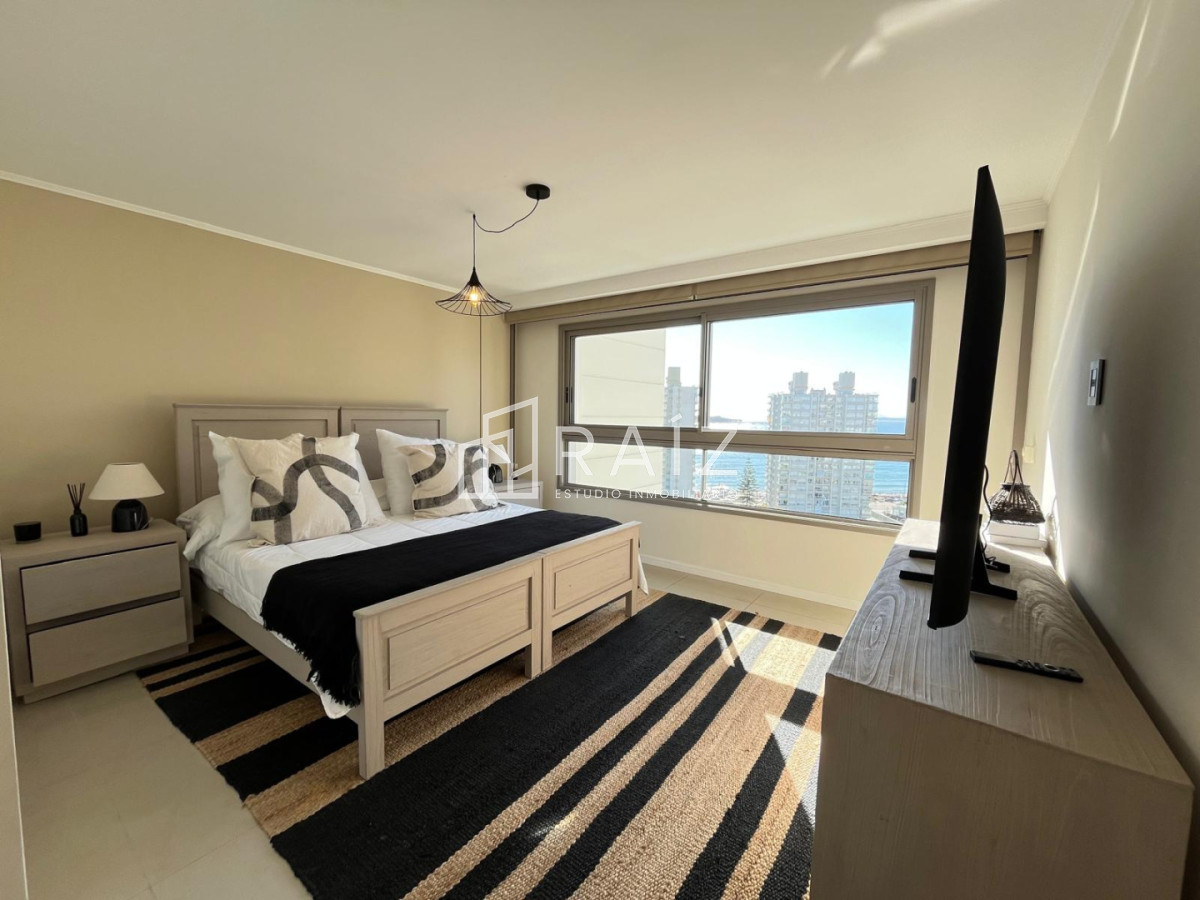 Apartamento ID.11858 - VENTA APARTAMENTO 4 DORMITORIOS + DEPENDECIA Y GYM PROPIO PLAYA BRAVA