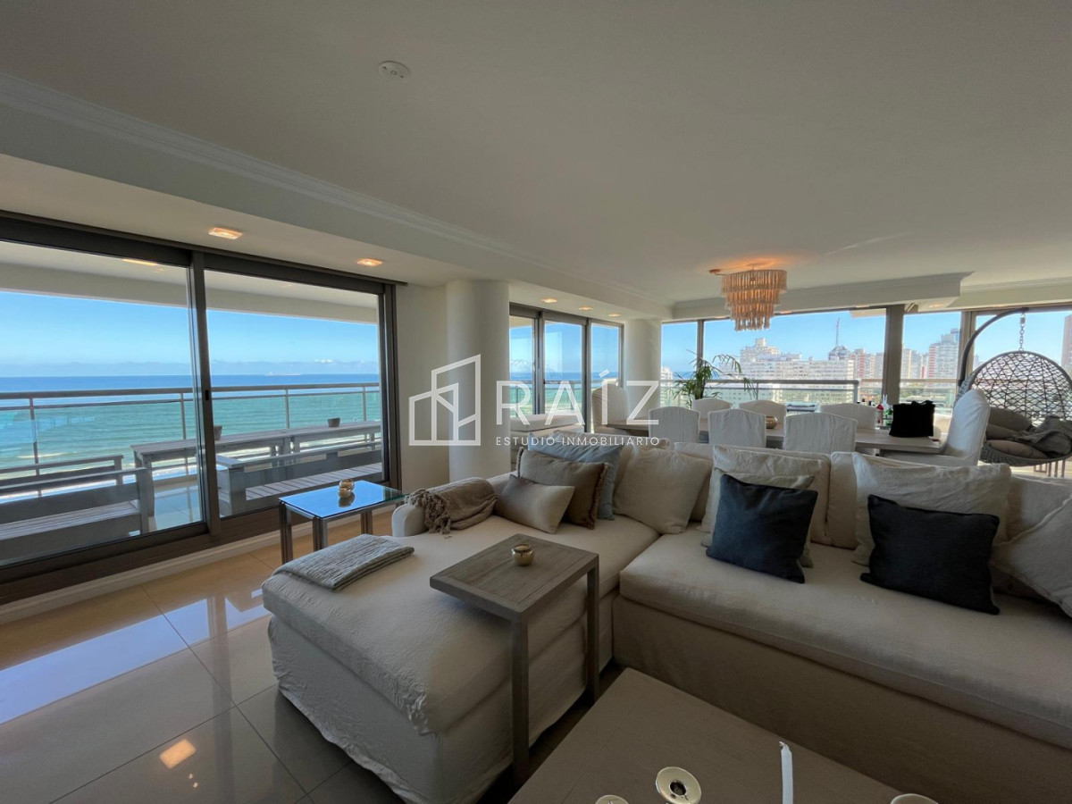 Apartamento ID.11858 - VENTA APARTAMENTO 4 DORMITORIOS + DEPENDECIA Y GYM PROPIO PLAYA BRAVA