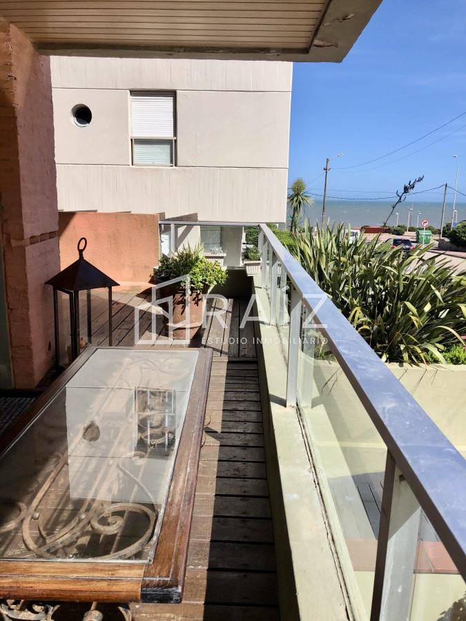 Apartamento ID.87 - Disponible en venta, amplia planta con  vista al mar.