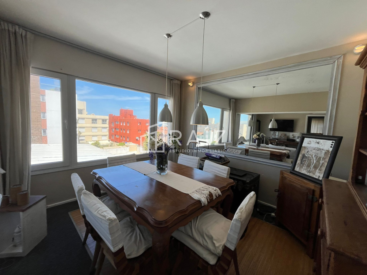 Apartamento ID.8070 - APARTAMENTO EN VENTA 3 DORMITORIOS  2 BAÑOS GARAGE PENINSULA